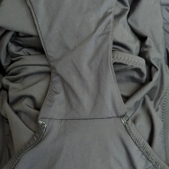 Trina Turk Black Treasure Cove Deep V Neck One Piece Swimsuit Size 12 - Picture 10 of 10